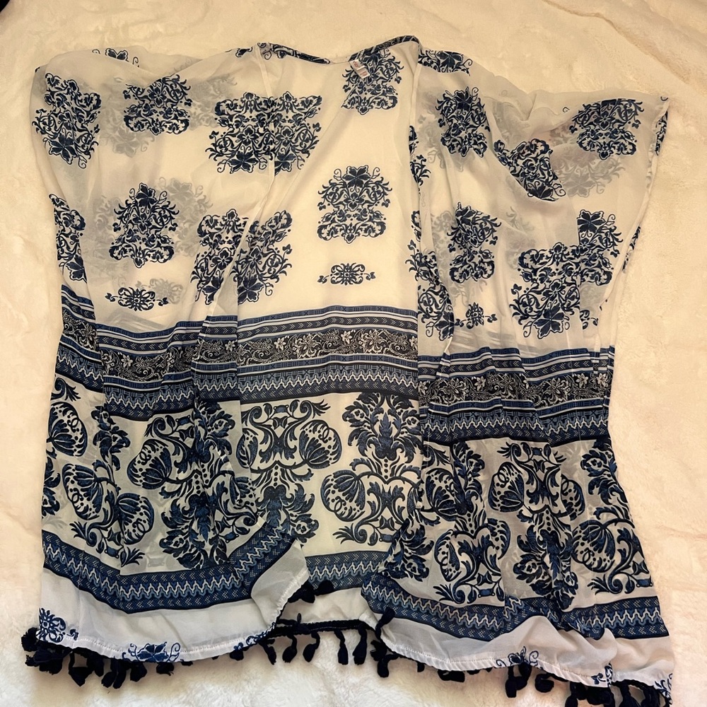 Xhilaration Blue and White Floral Top